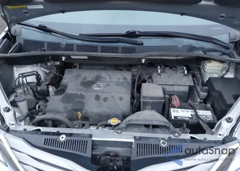 2015 Toyota Sienna Xle 7 Passenger z USA, uszkodzony, nr VIN 5TDDK3DC8FS104016